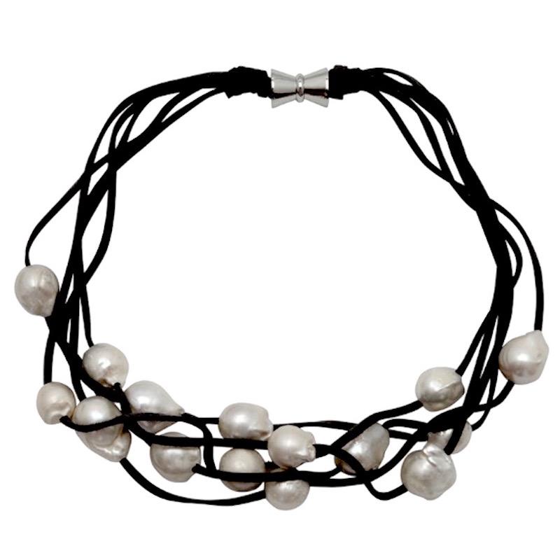 5-STRAND PEARLS ON SUEDE (WHITE ON BLACK)